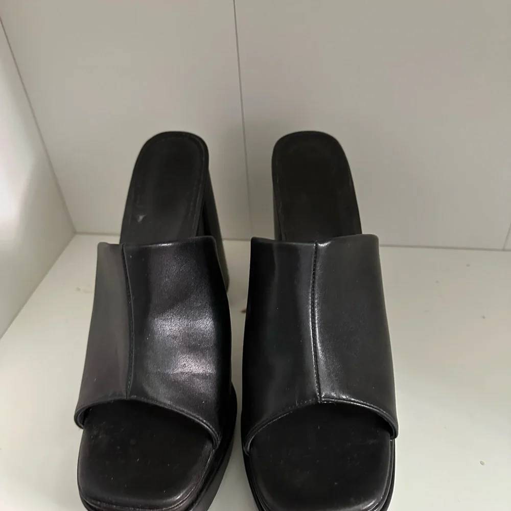 Elegant Black Women's Platform Mules - Picture 5 of 5